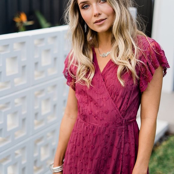 Elegant Burgundy Maxi Dress - Picture 5 of 15